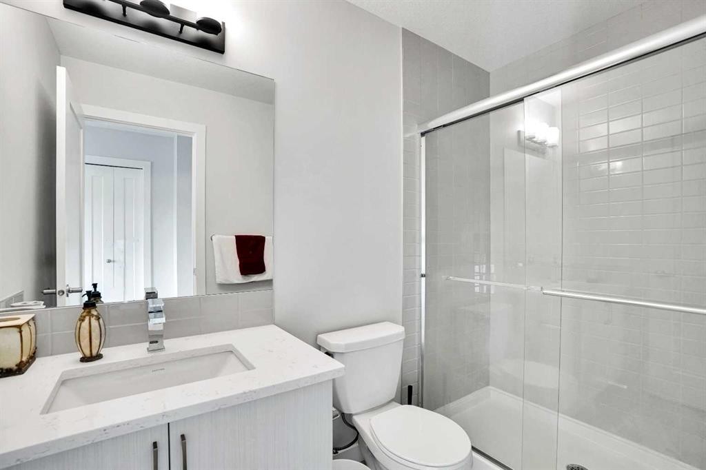 96 Tuscany Summit Square Nw, Calgary, AB - Indoor Photo Showing Bathroom