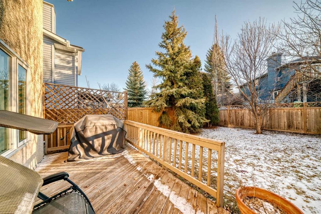 78 Sandringham Way Nw, Calgary, AB - Outdoor