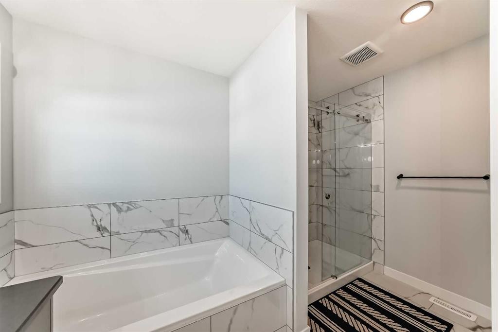 69 Amblehurst Way Nw, Calgary, AB - Indoor Photo Showing Bathroom