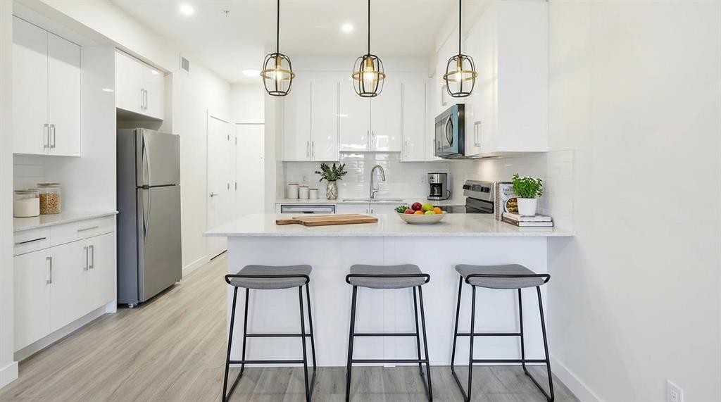 2106-15 Skyview Point Crescent Ne, Calgary, AB - Indoor Photo Showing Kitchen With Upgraded Kitchen