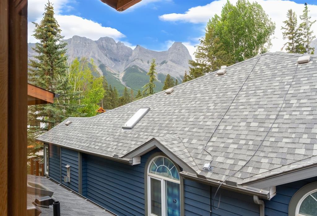 2-722 3Rd Street, Canmore, AB -