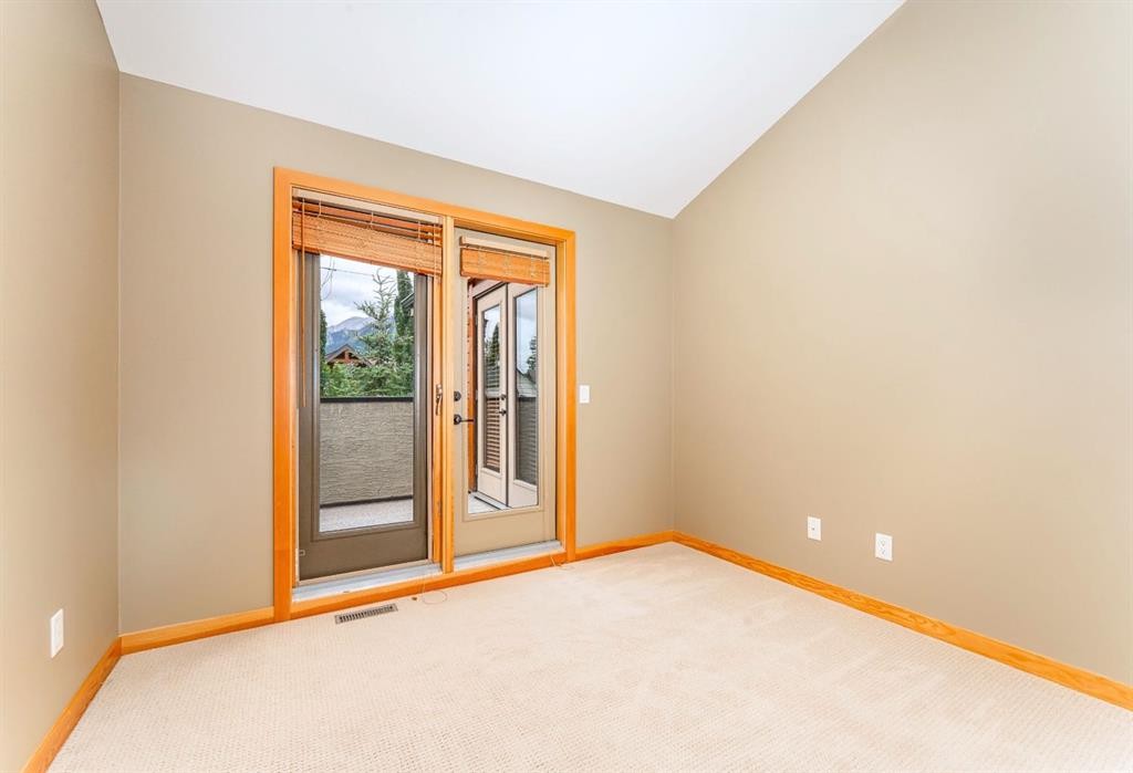 2-722 3Rd Street, Canmore, AB - Indoor Photo Showing Other Room
