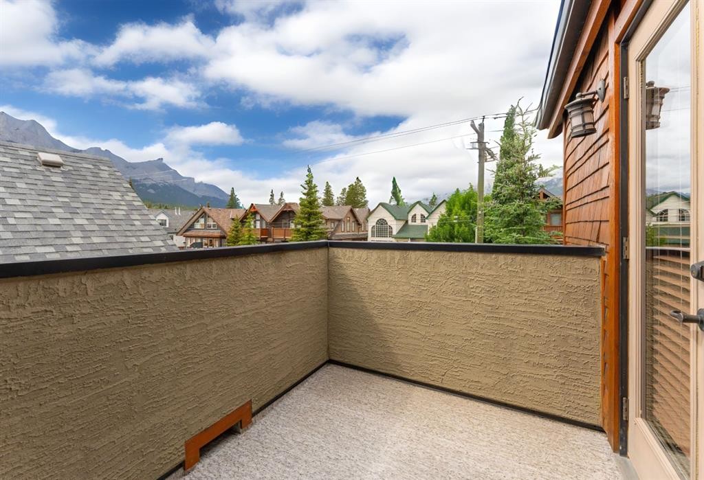 2-722 3Rd Street, Canmore, AB - Outdoor
