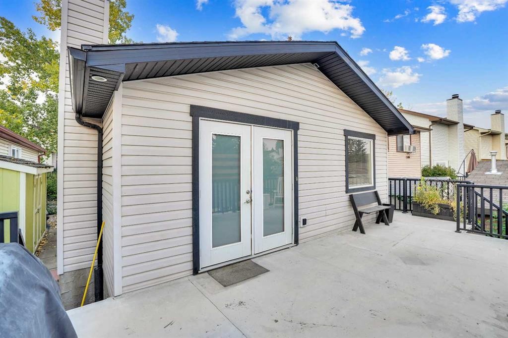 7915 Ranchview Drive Nw, Calgary, AB - Outdoor With Exterior