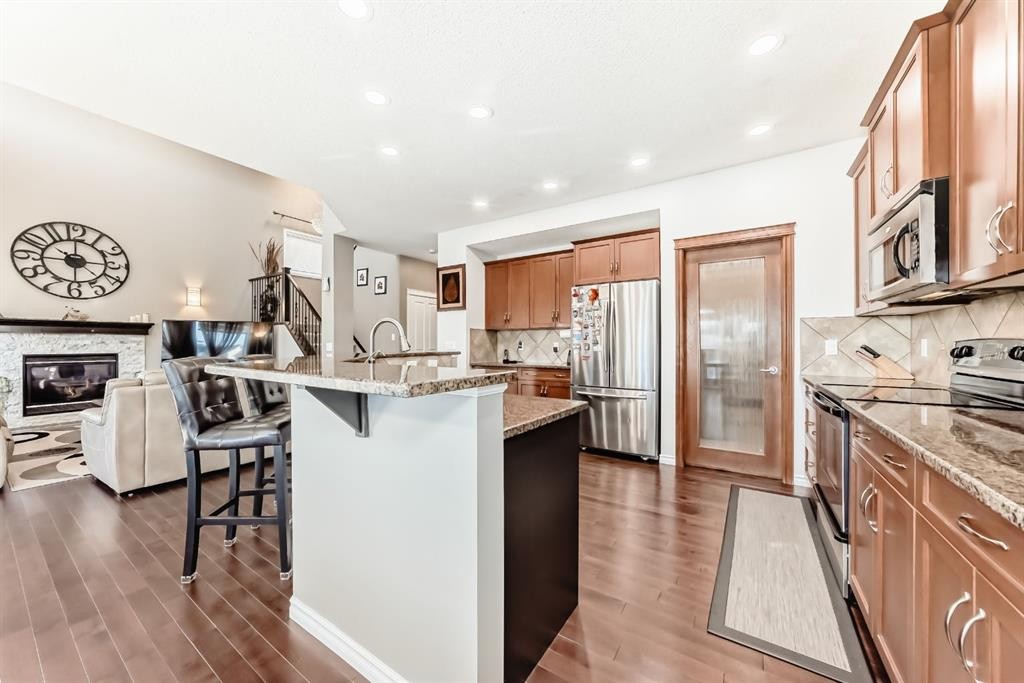 108 Seagreen Lane, Chestermere, AB - Indoor Photo Showing Kitchen With Stainless Steel Kitchen