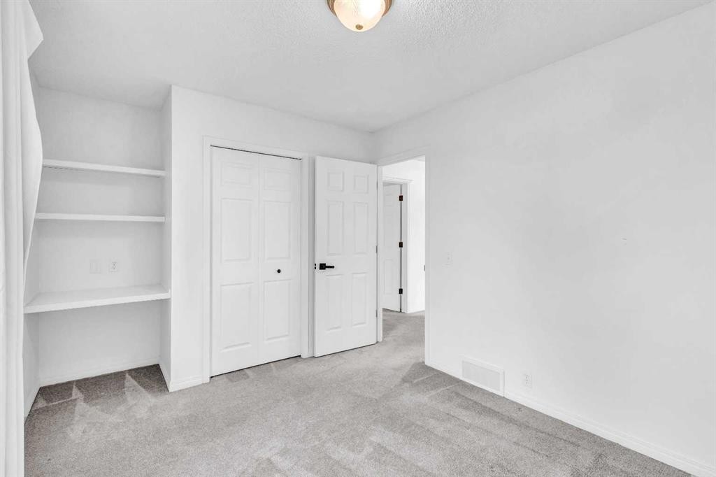 331 Springbank Place Sw, Calgary, AB - Indoor Photo Showing Other Room