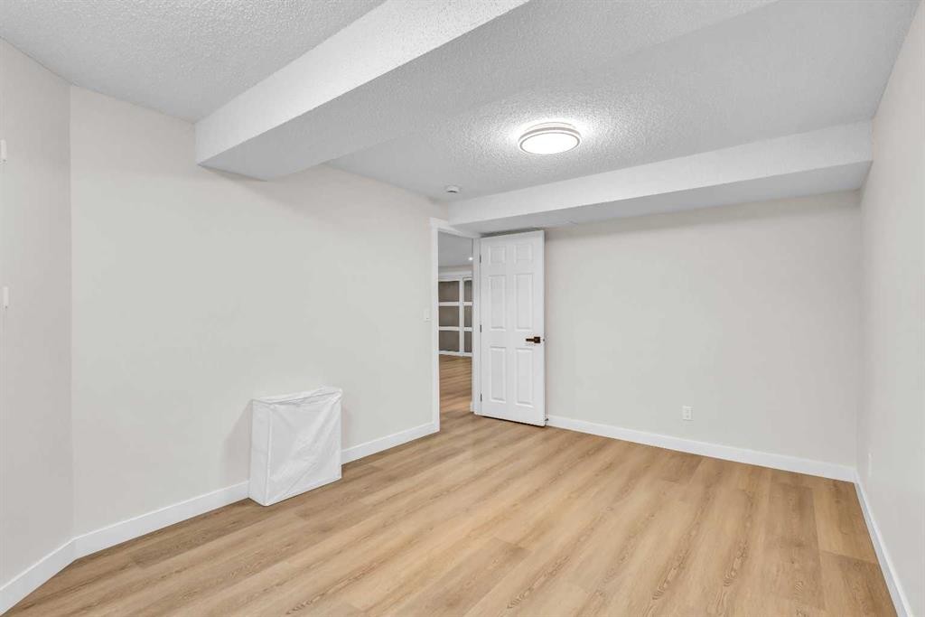 331 Springbank Place Sw, Calgary, AB - Indoor Photo Showing Other Room
