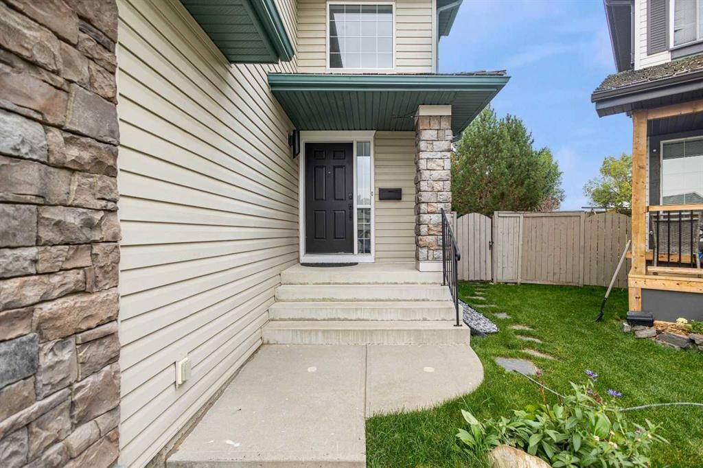 331 Springbank Place Sw, Calgary, AB - Outdoor