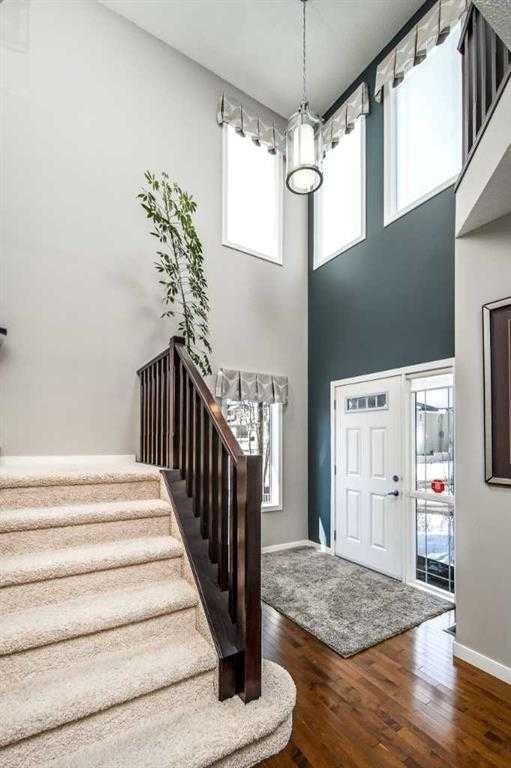 5 Panatella Square Nw, Calgary, AB - Indoor Photo Showing Other Room