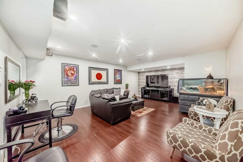 719 Panamount Boulevard Nw, Calgary, AB - Indoor