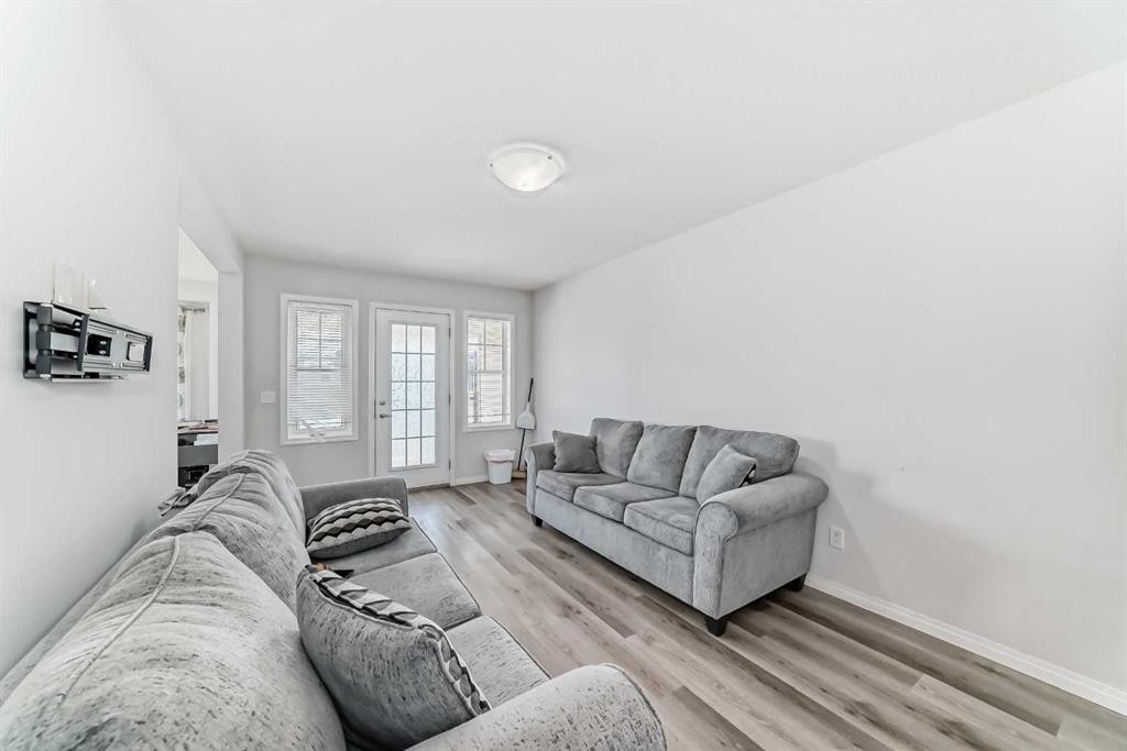 81 Cityscape Row Ne, Calgary, AB - Indoor Photo Showing Living Room