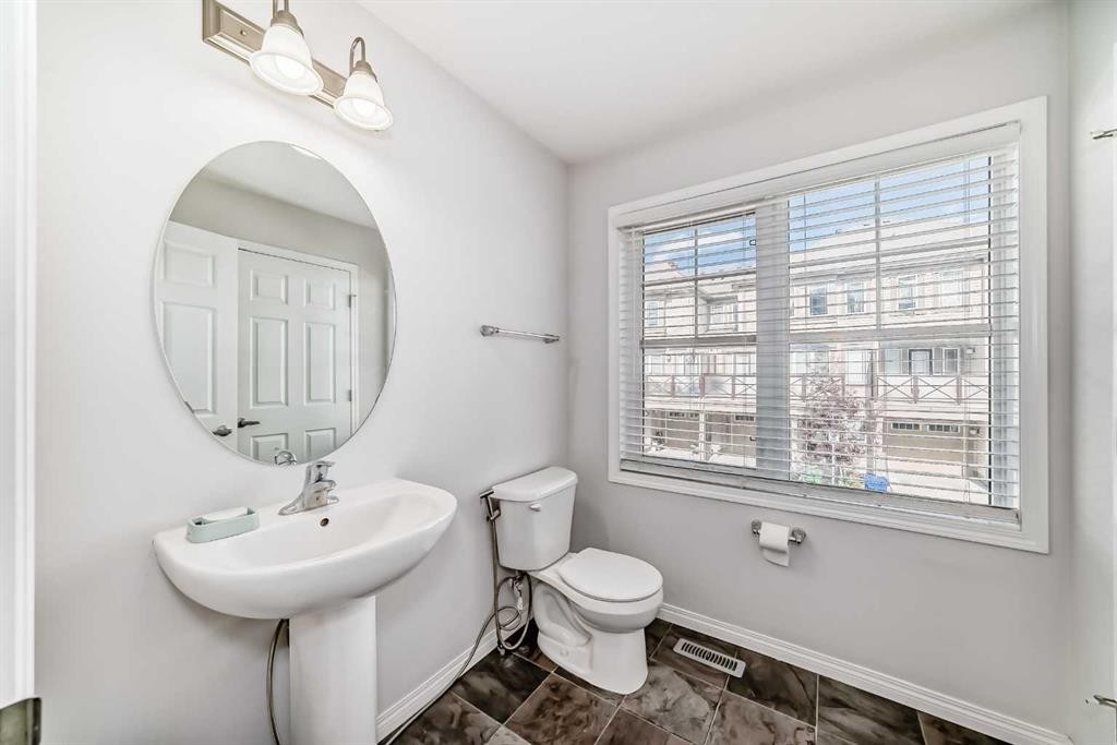81 Cityscape Row Ne, Calgary, AB - Indoor Photo Showing Bathroom