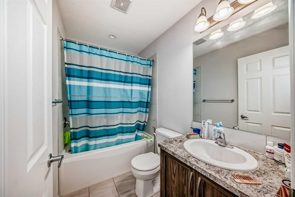 81 Cityscape Row Ne, Calgary, AB - Indoor Photo Showing Bathroom