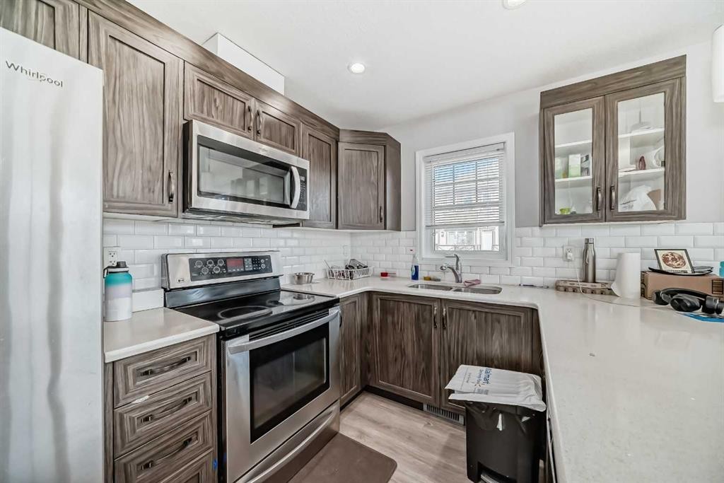 81 Cityscape Row Ne, Calgary, AB - Indoor Photo Showing Kitchen With Stainless Steel Kitchen With Double Sink With Upgraded Kitchen