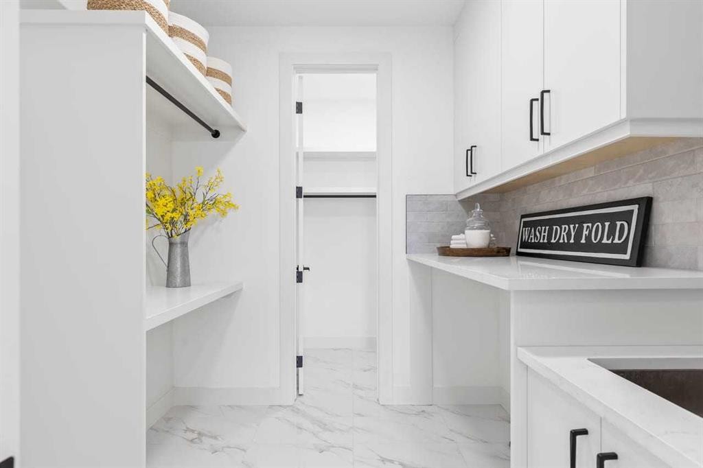 407 Patterson Boulevard Sw, Calgary, AB - Indoor