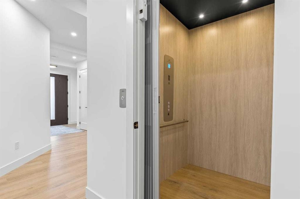 407 Patterson Boulevard Sw, Calgary, AB - Indoor Photo Showing Other Room