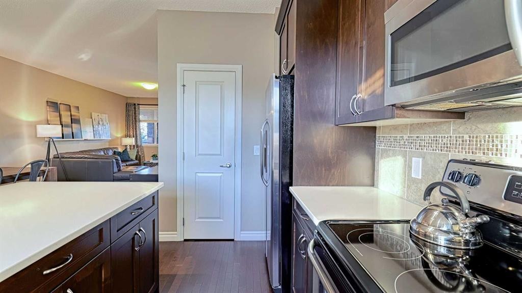 12 Legacy Gate Se, Calgary, AB - Indoor Photo Showing Kitchen