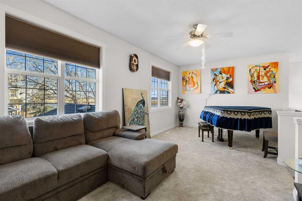 109 Copperfield Common Se, Calgary, AB - Indoor Photo Showing Living Room