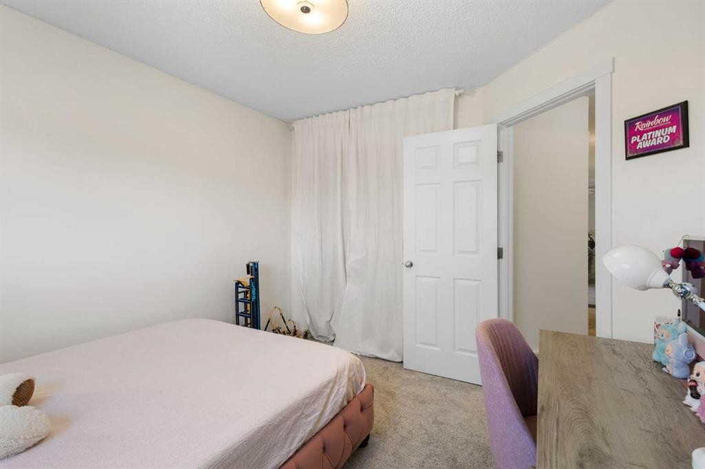 109 Copperfield Common Se, Calgary, AB - Indoor Photo Showing Bedroom