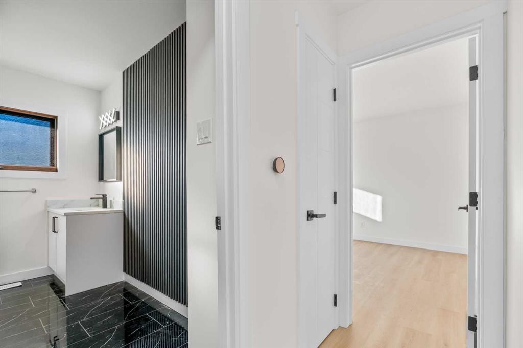 4720 Fordham Crescent Se, Calgary, AB - Indoor Photo Showing Other Room