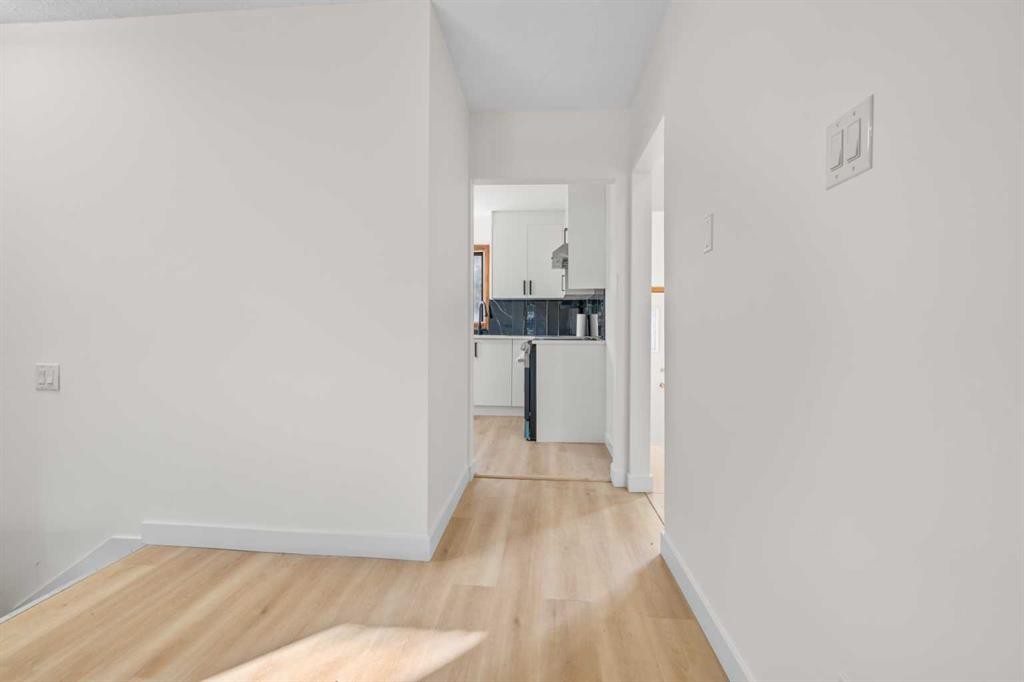 4720 Fordham Crescent Se, Calgary, AB - Indoor Photo Showing Other Room