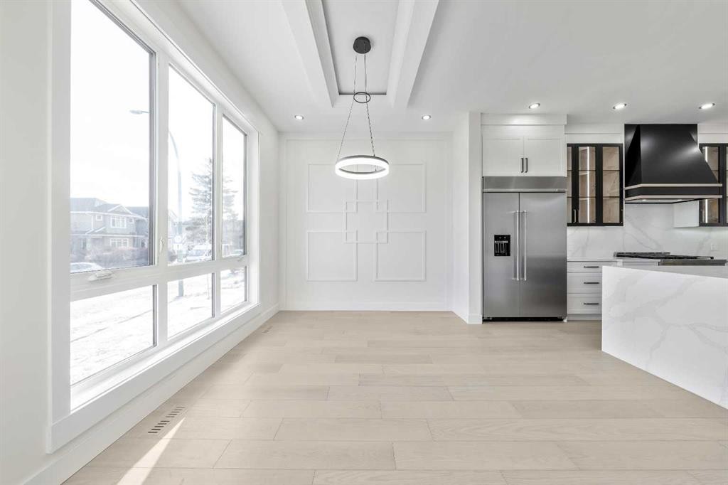 1417 42 Street Sw, Calgary, AB - Indoor Photo Showing Other Room