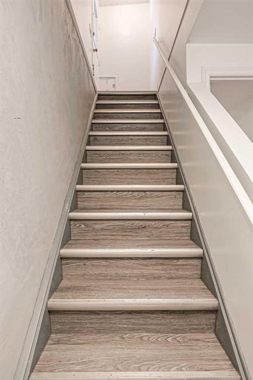 4712 Vegas Road Nw, Calgary, AB - Indoor Photo Showing Other Room