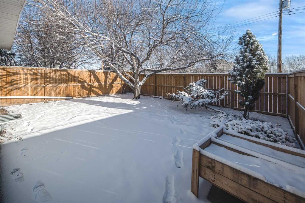 4712 Vegas Road Nw, Calgary, AB - Outdoor