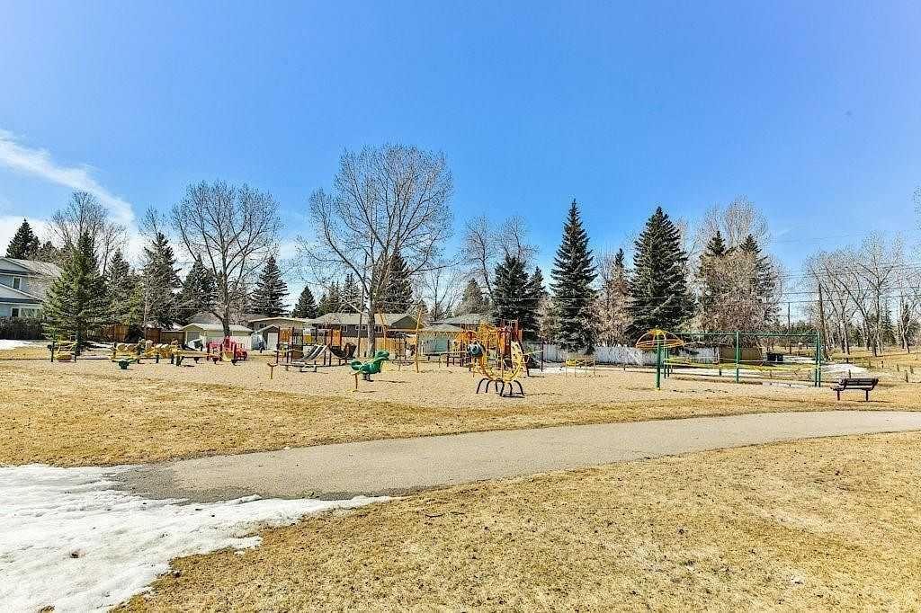 4712 Vegas Road Nw, Calgary, AB - Outdoor