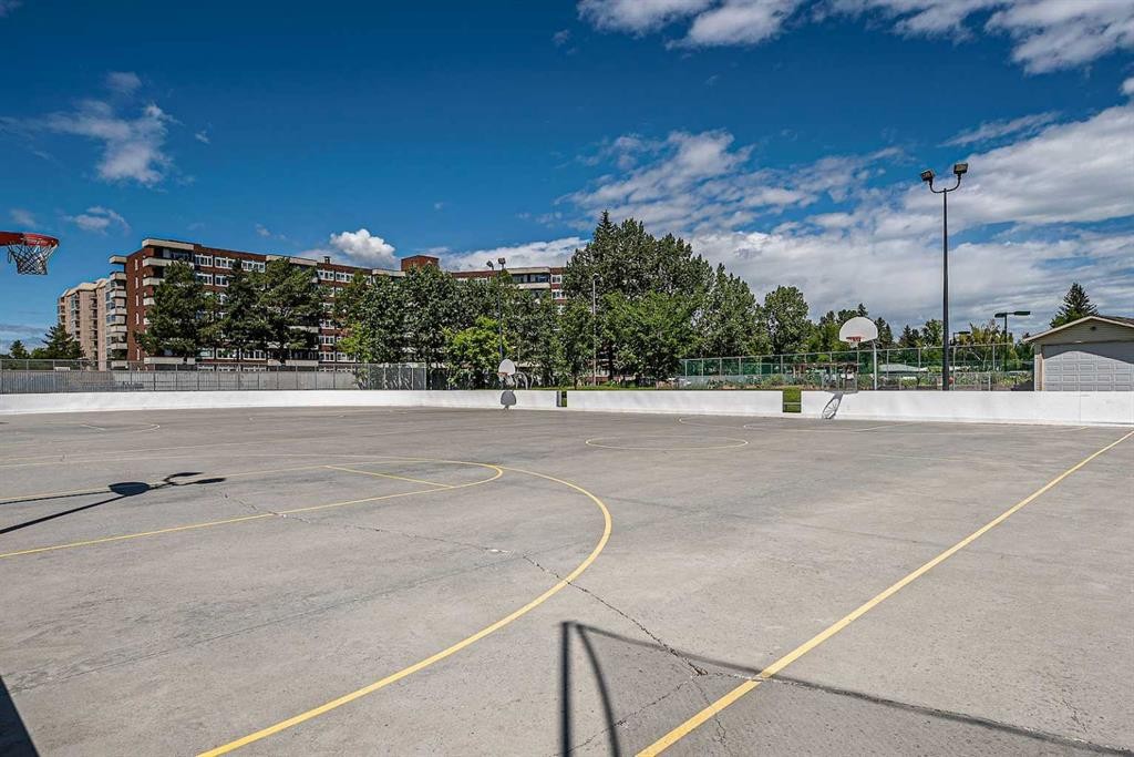 4712 Vegas Road Nw, Calgary, AB - Outdoor With View