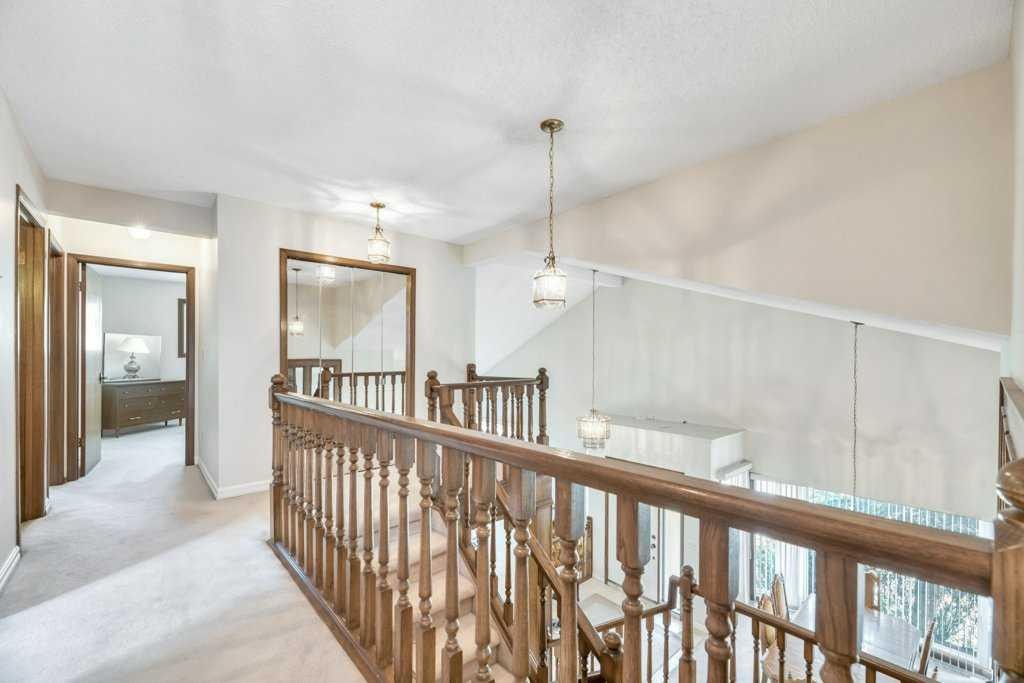77 Edgewood Rise Nw, Calgary, AB - Indoor Photo Showing Other Room