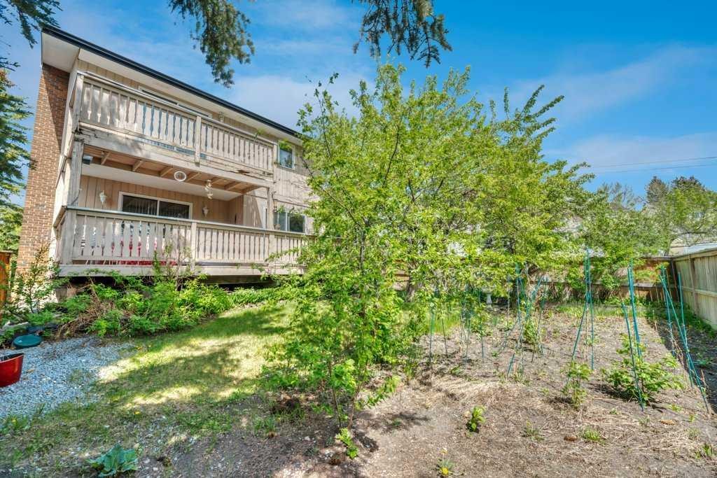 77 Edgewood Rise Nw, Calgary, AB - Outdoor