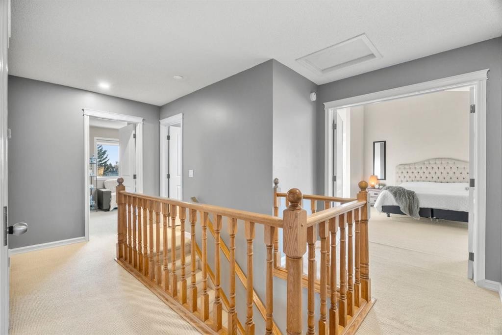 16 Woodacres Drive Sw, Calgary, AB - Indoor Photo Showing Other Room