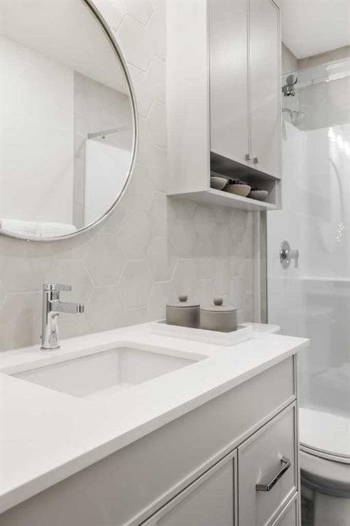 210-60 Water Cove Se, Calgary, AB - Indoor Photo Showing Bathroom