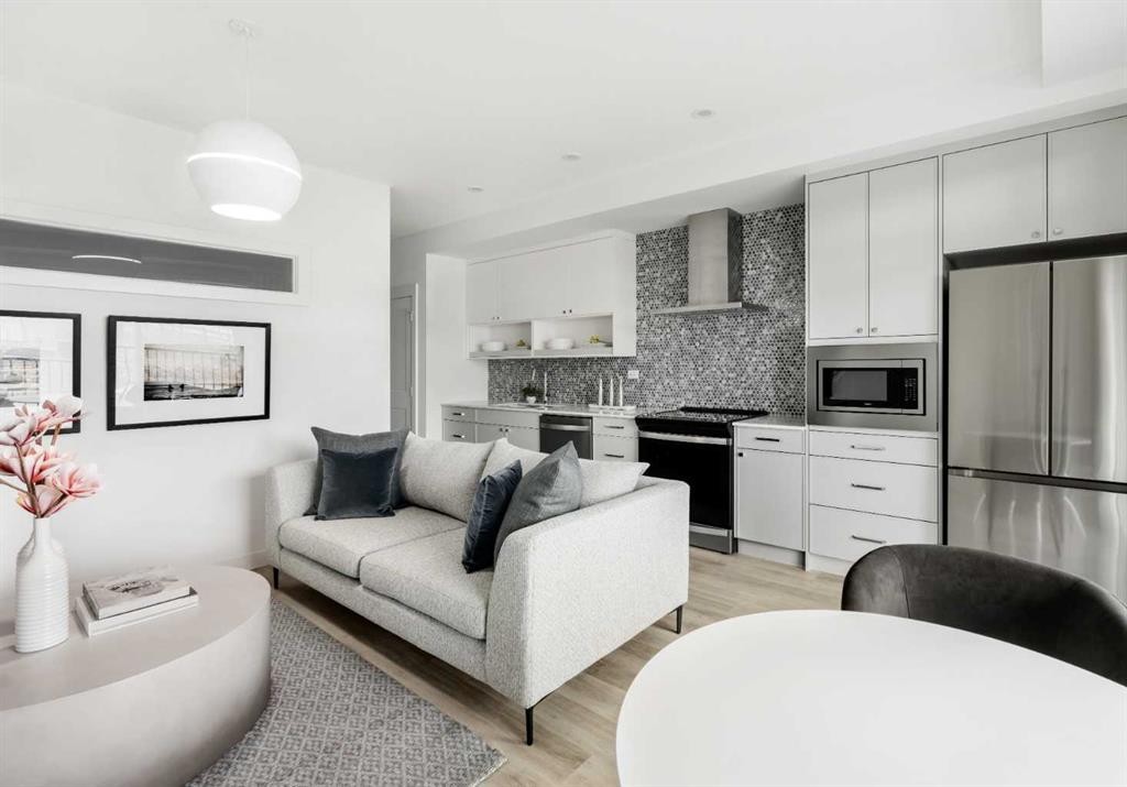 210-60 Water Cove Se, Calgary, AB - Indoor