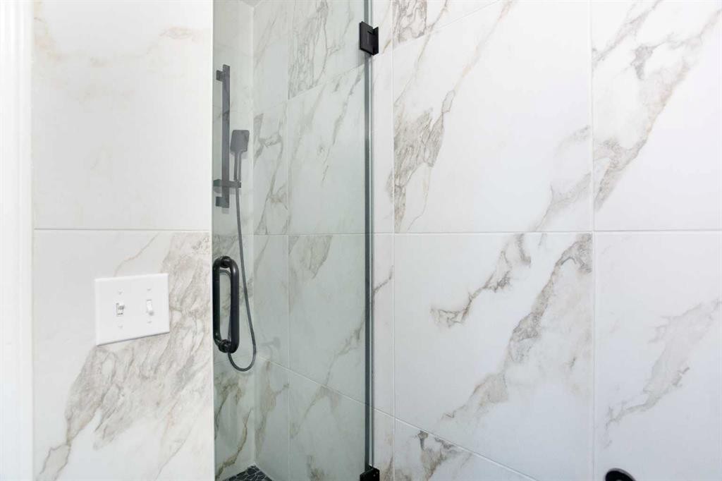 138 Saddlecrest Way Ne, Calgary, AB - Indoor Photo Showing Bathroom