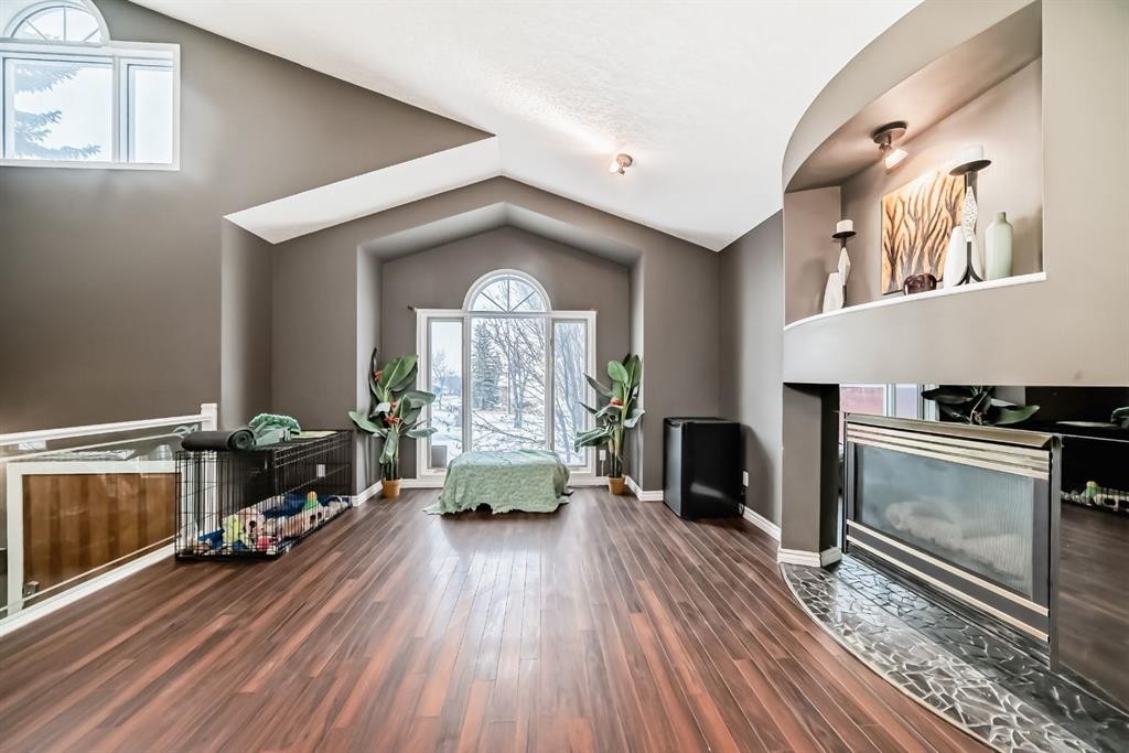 8373 Edgevalley Drive Nw, Calgary, AB