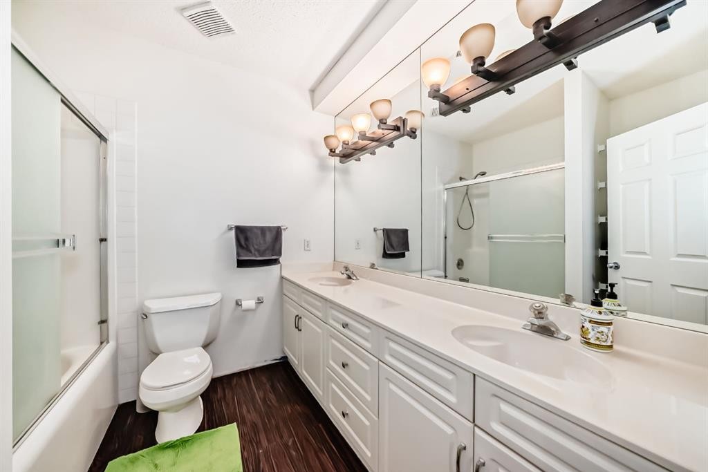 8373 Edgevalley Drive Nw, Calgary, AB