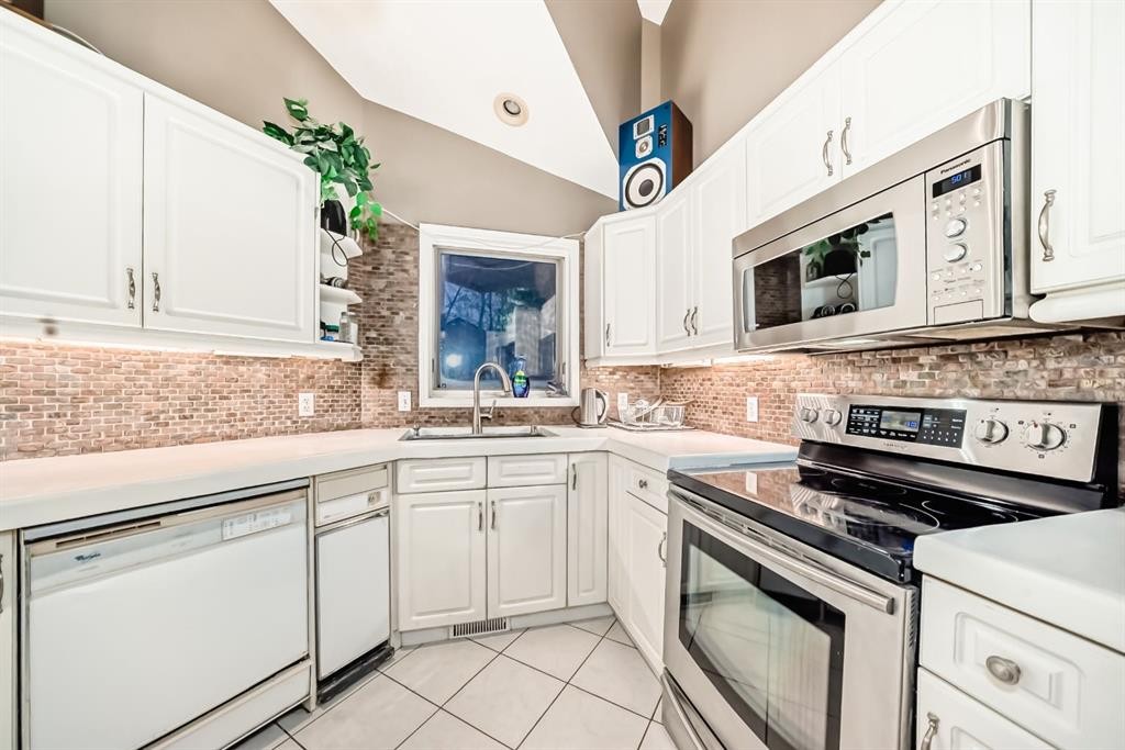 8373 Edgevalley Drive Nw, Calgary, AB