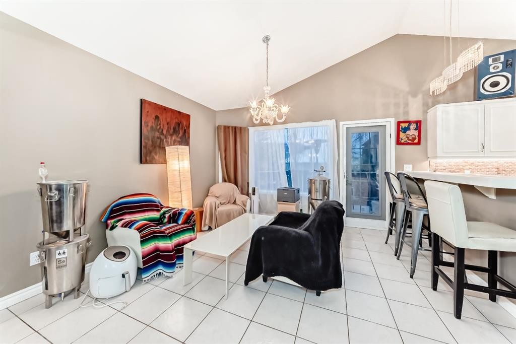 8373 Edgevalley Drive Nw, Calgary, AB