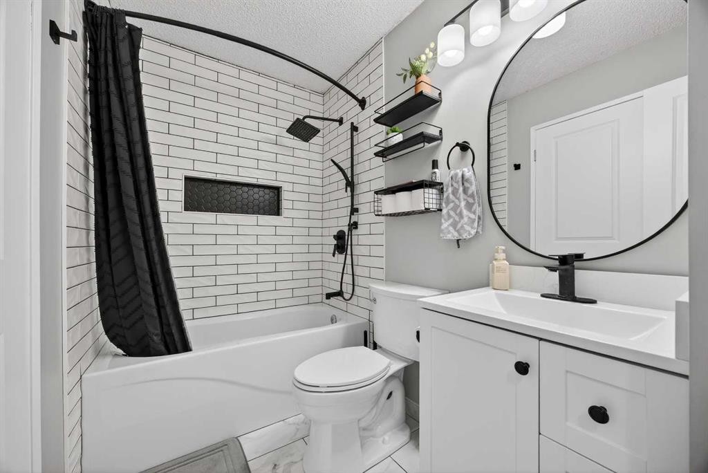 98 Ranch Glen Drive Nw, Calgary, AB - Indoor Photo Showing Bathroom