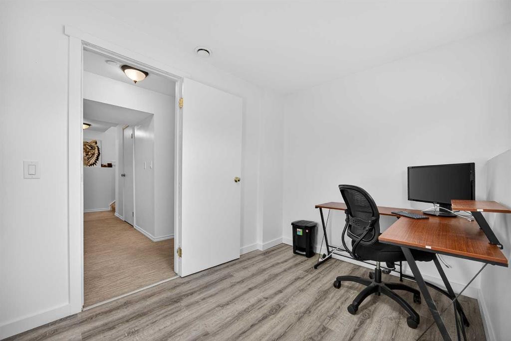 98 Ranch Glen Drive Nw, Calgary, AB - Indoor Photo Showing Office