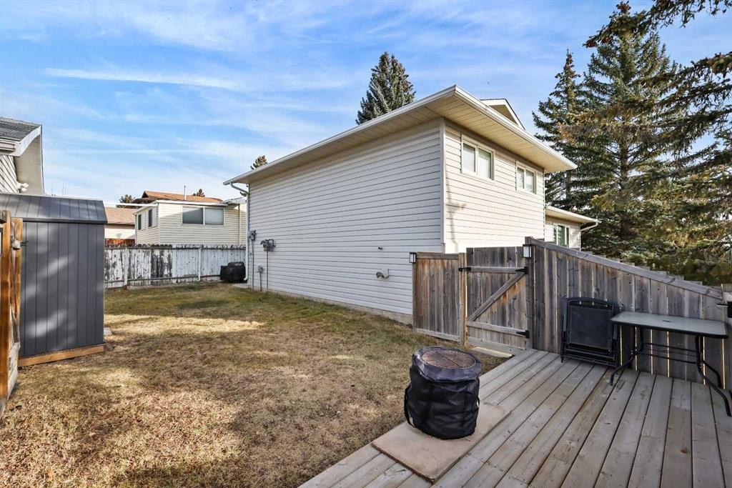 98 Ranch Glen Drive Nw, Calgary, AB - Outdoor With Exterior