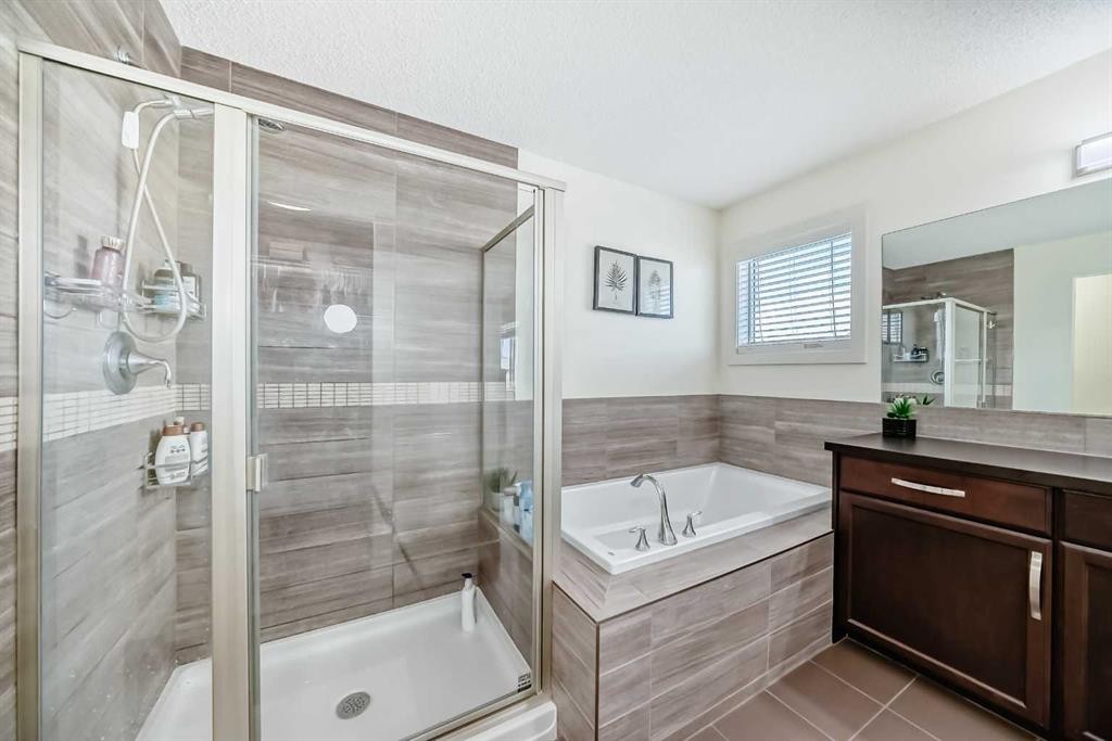 437 Auburn Bay Drive Se, Calgary, AB