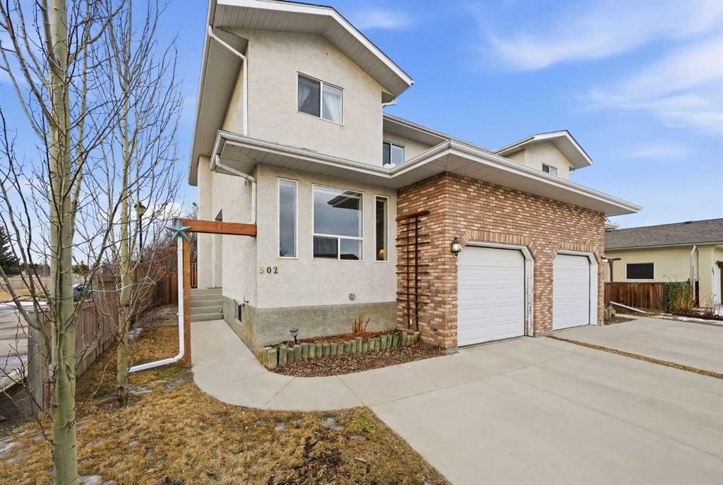 302 Strathaven Drive, Strathmore, AB - Outdoor