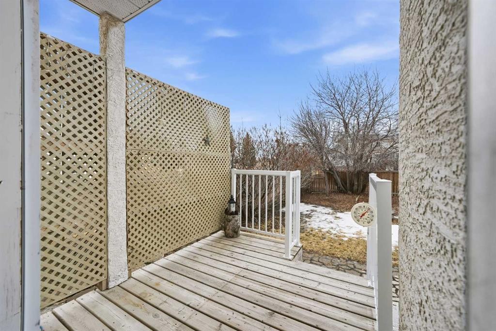 302 Strathaven Drive, Strathmore, AB - Outdoor With Deck Patio Veranda
