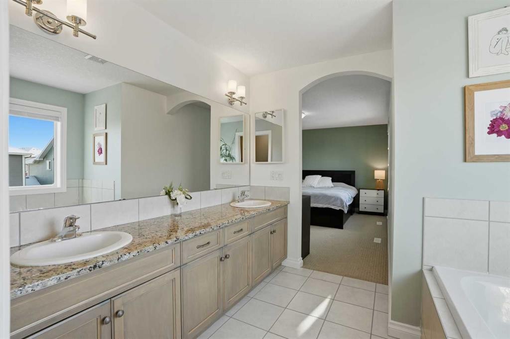 49 Williamstown Green Nw, Airdrie, AB - Indoor Photo Showing Bathroom