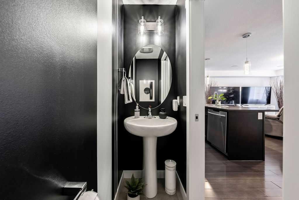 308 Redstone View, Calgary, AB - Indoor Photo Showing Bathroom