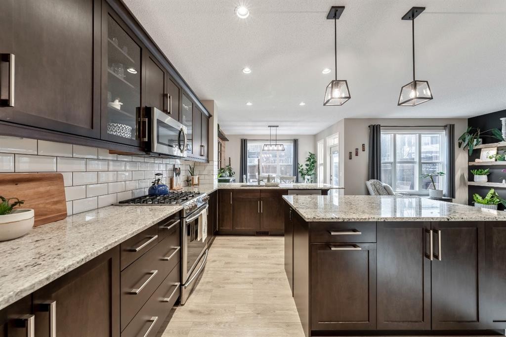 159 Riviera View, Cochrane, AB - Indoor Photo Showing Kitchen With Upgraded Kitchen