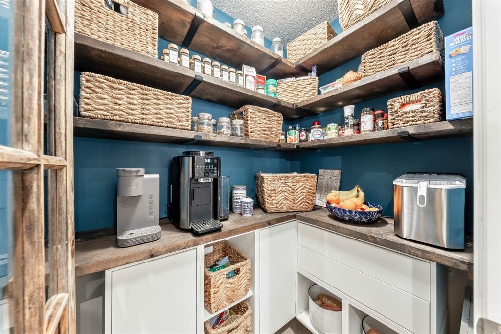 159 Riviera View, Cochrane, AB - Indoor